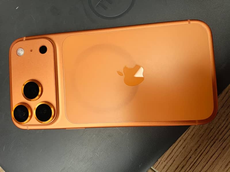 Apple iPhone 17 Pro Max 1