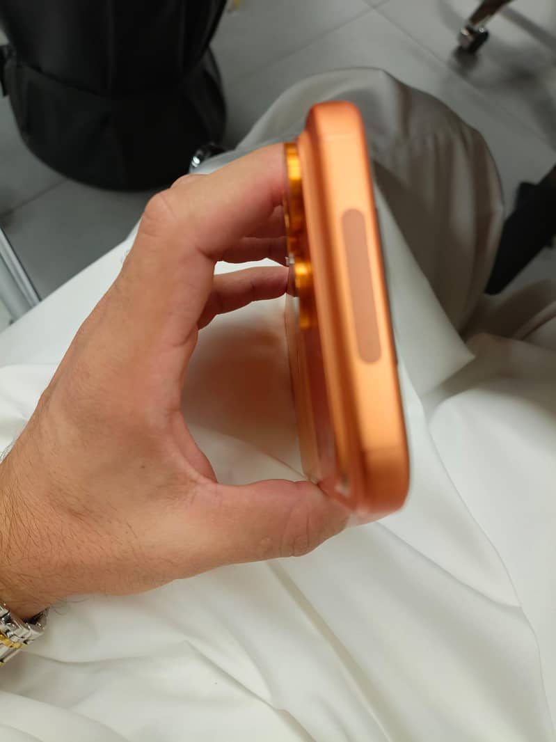 Apple iPhone 17 Pro Max 2