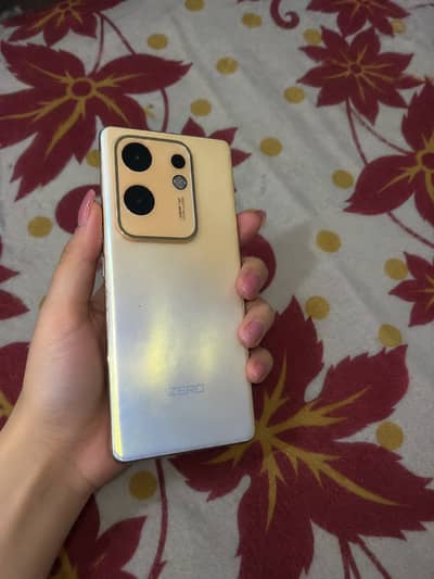 Infinix Zero 30 |  10/10 condition