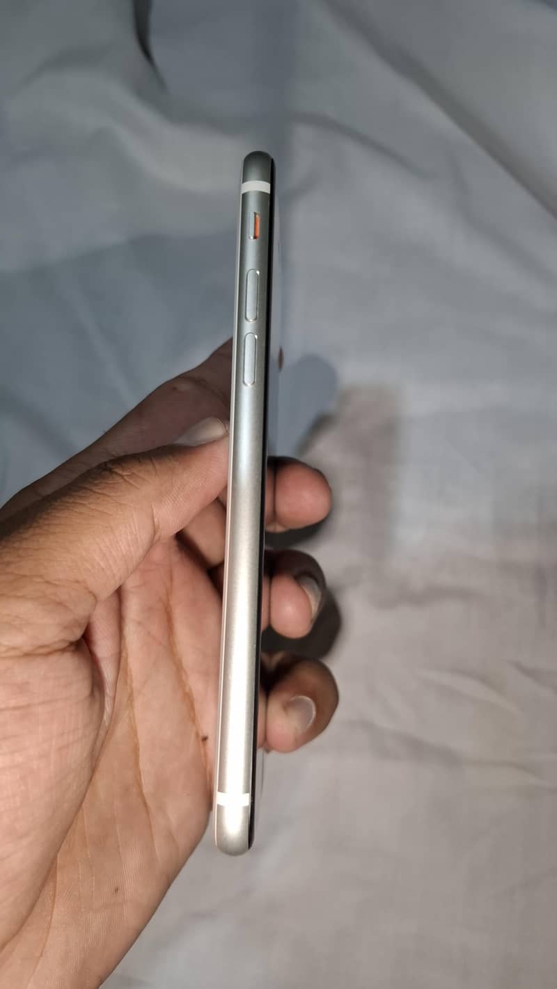 Apple iPhone SE 3