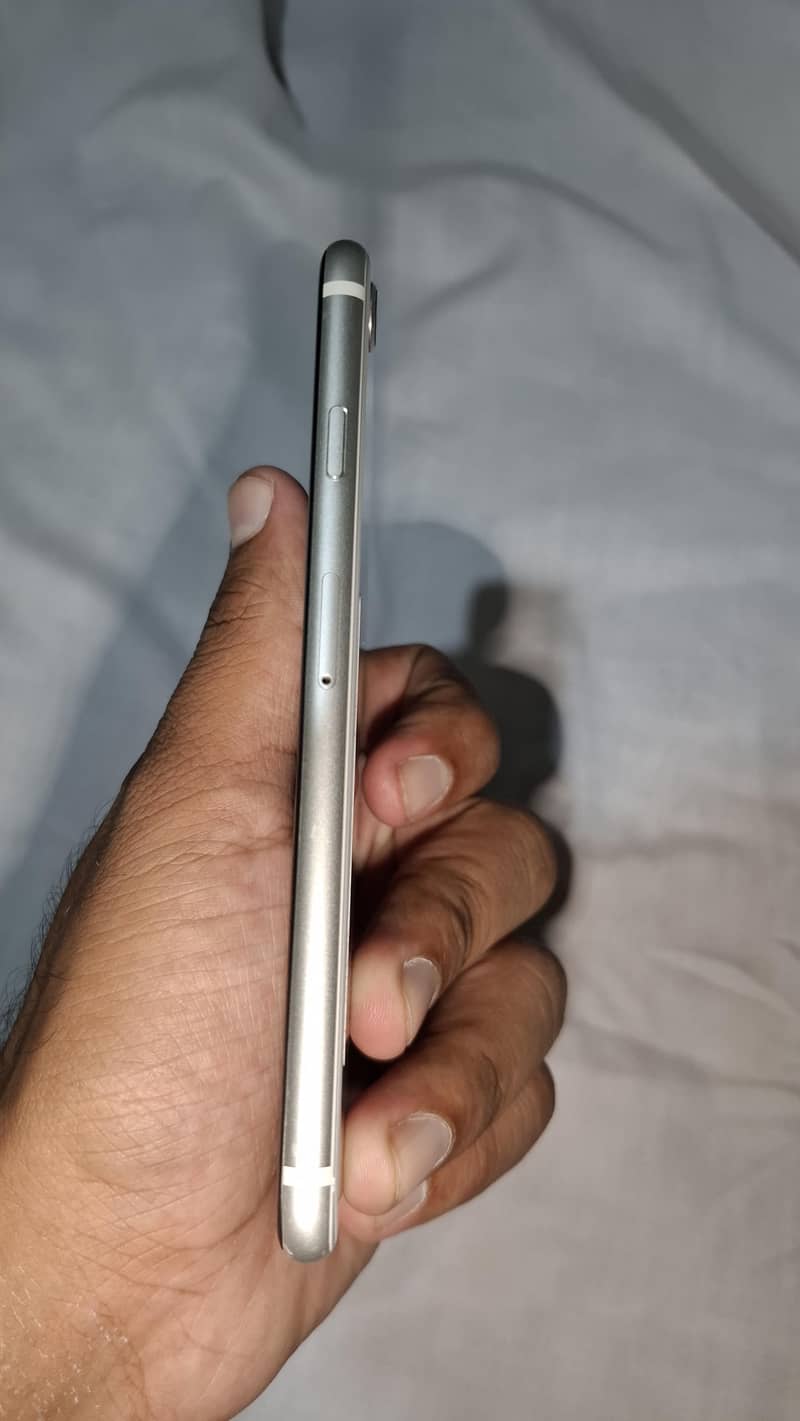 Apple iPhone SE 4