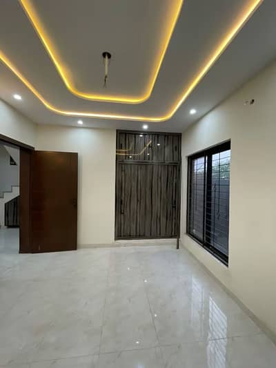 5 Marla Lower Portion Available For Rent