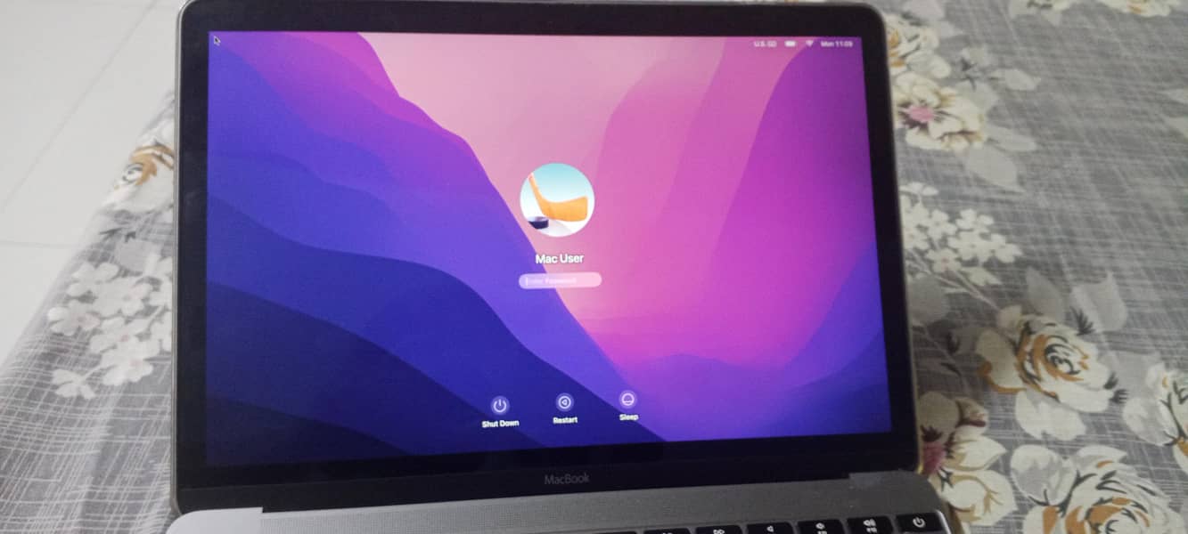 Mac book 1