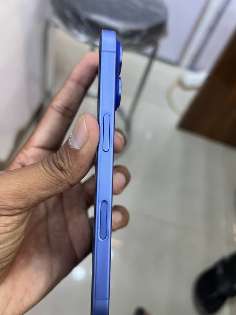 Apple iPhone 16 1