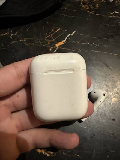 Apple air pods Generation 2