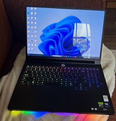Lenovo Legion Pro 7 16IAX10H - RTX 5090 Gaming Laptop