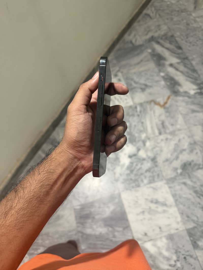 Apple iPhone 14 Pro 1