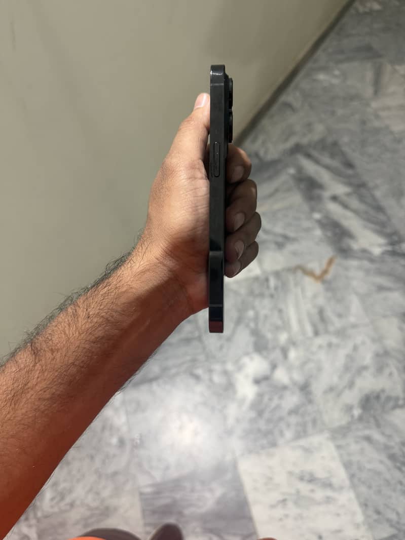 Apple iPhone 14 Pro 2