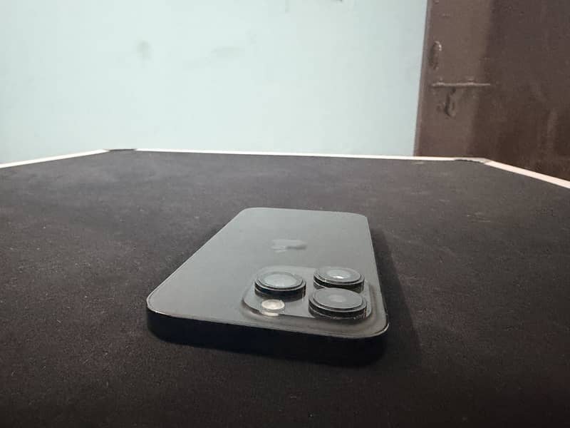 Apple iPhone 14 Pro 8