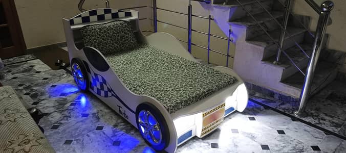 Kids Wooden Bed with mattress in Excellent Condition
