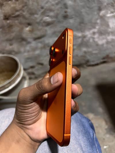 I phone xr Convert 17 pro