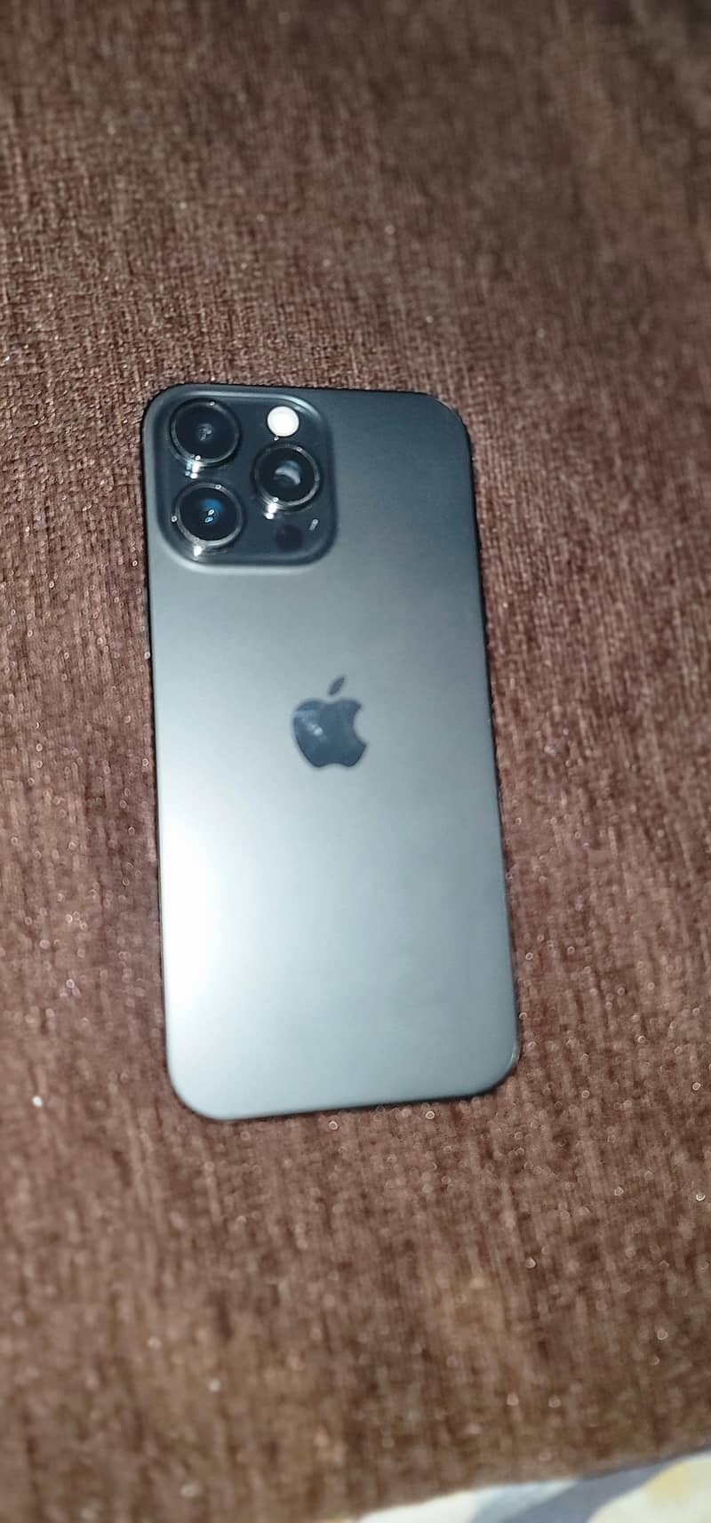 Apple iPhone 16 Pro Max 1