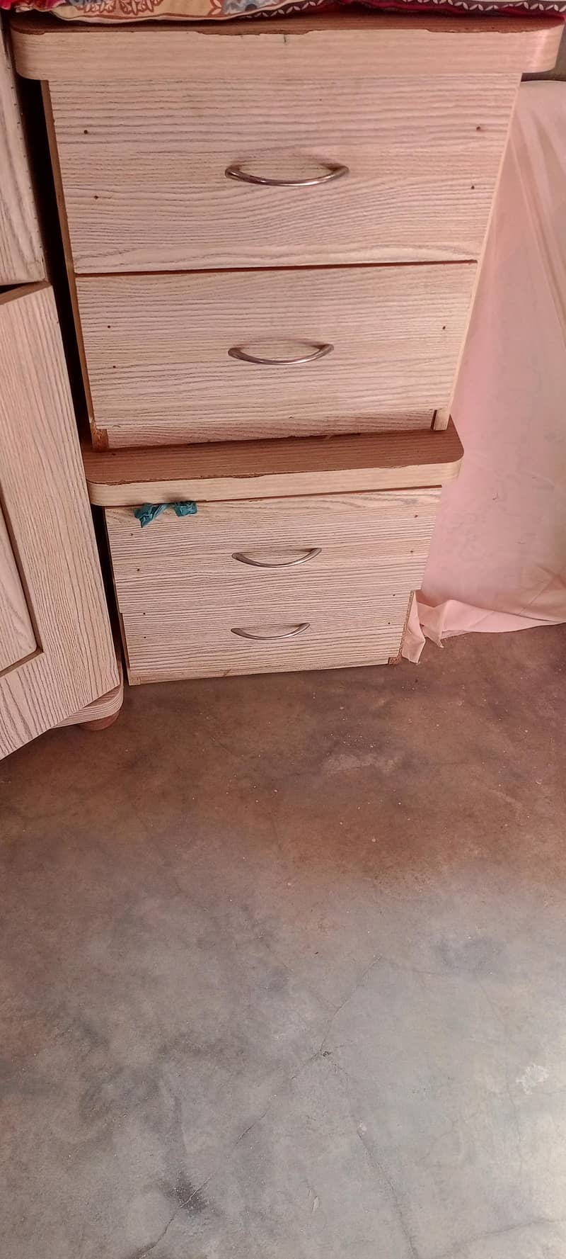 4 pecs bed 4
