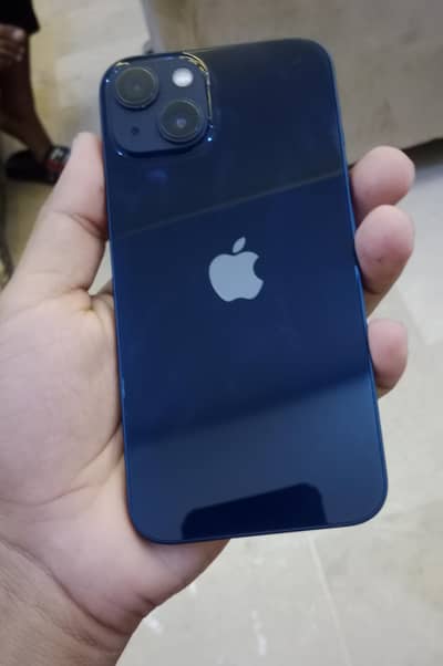 Apple iPhone 13