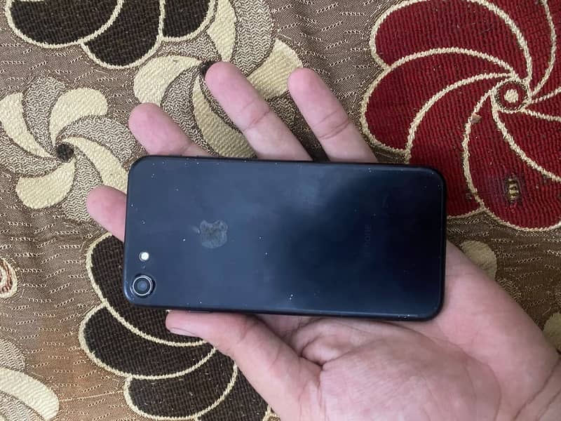 Apple iPhone 7 2