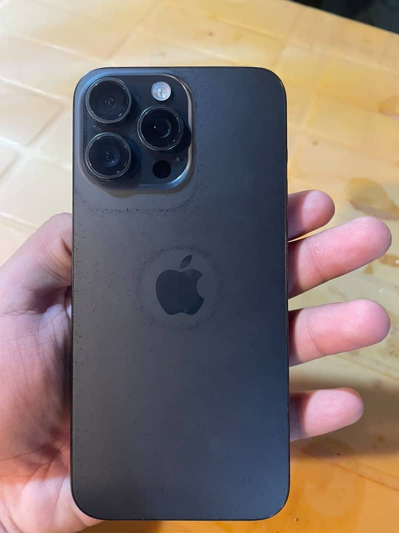 Apple iPhone 15 Pro Max 1