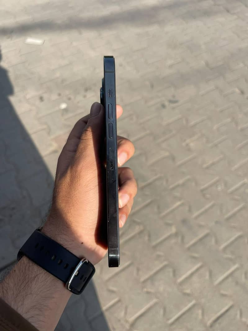 Apple iPhone 13 Pro Max 3