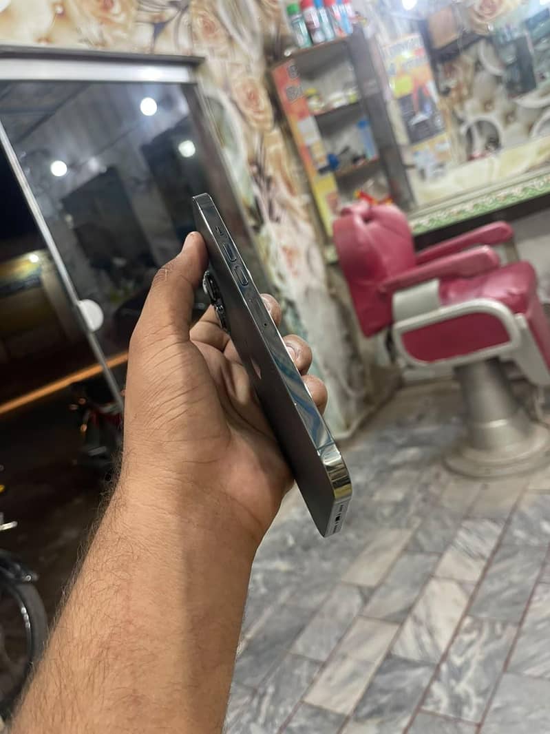 Apple iPhone 13 Pro Max 11