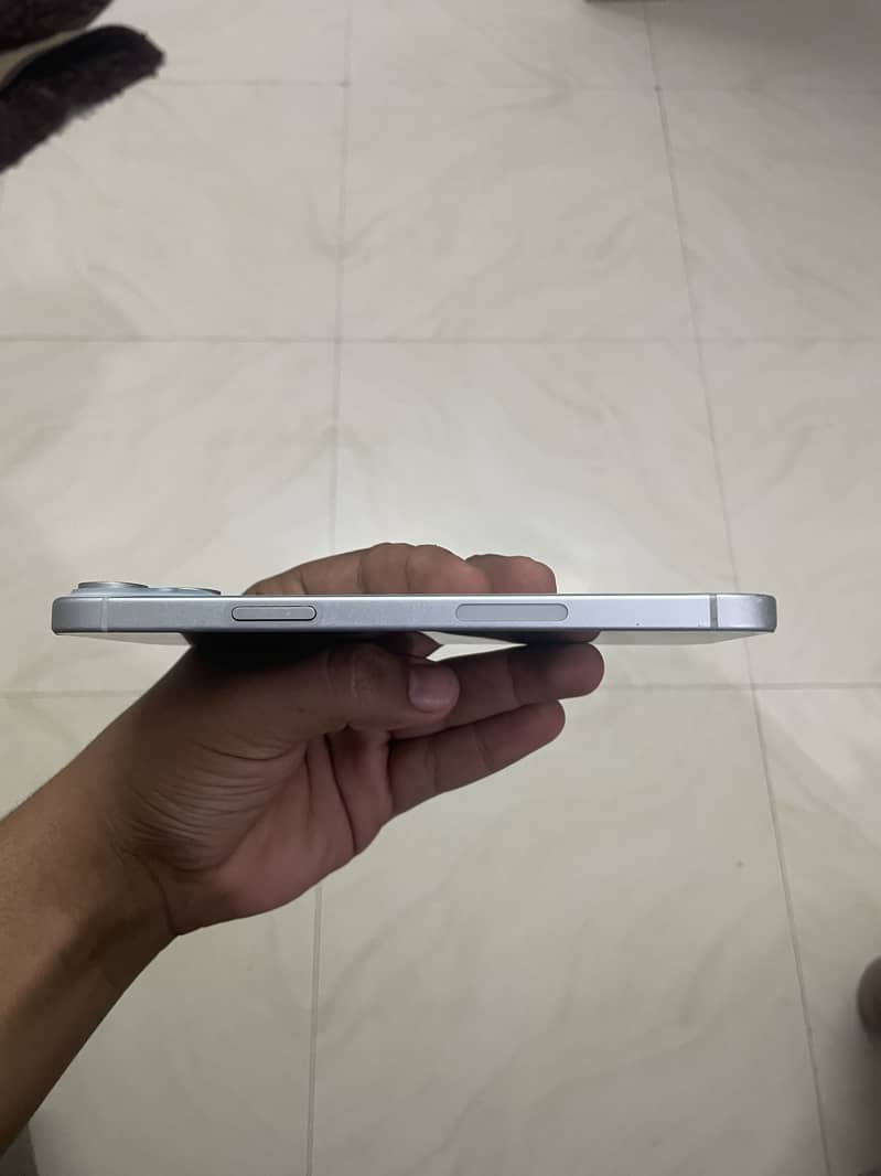 Apple iPhone 15 plus 6