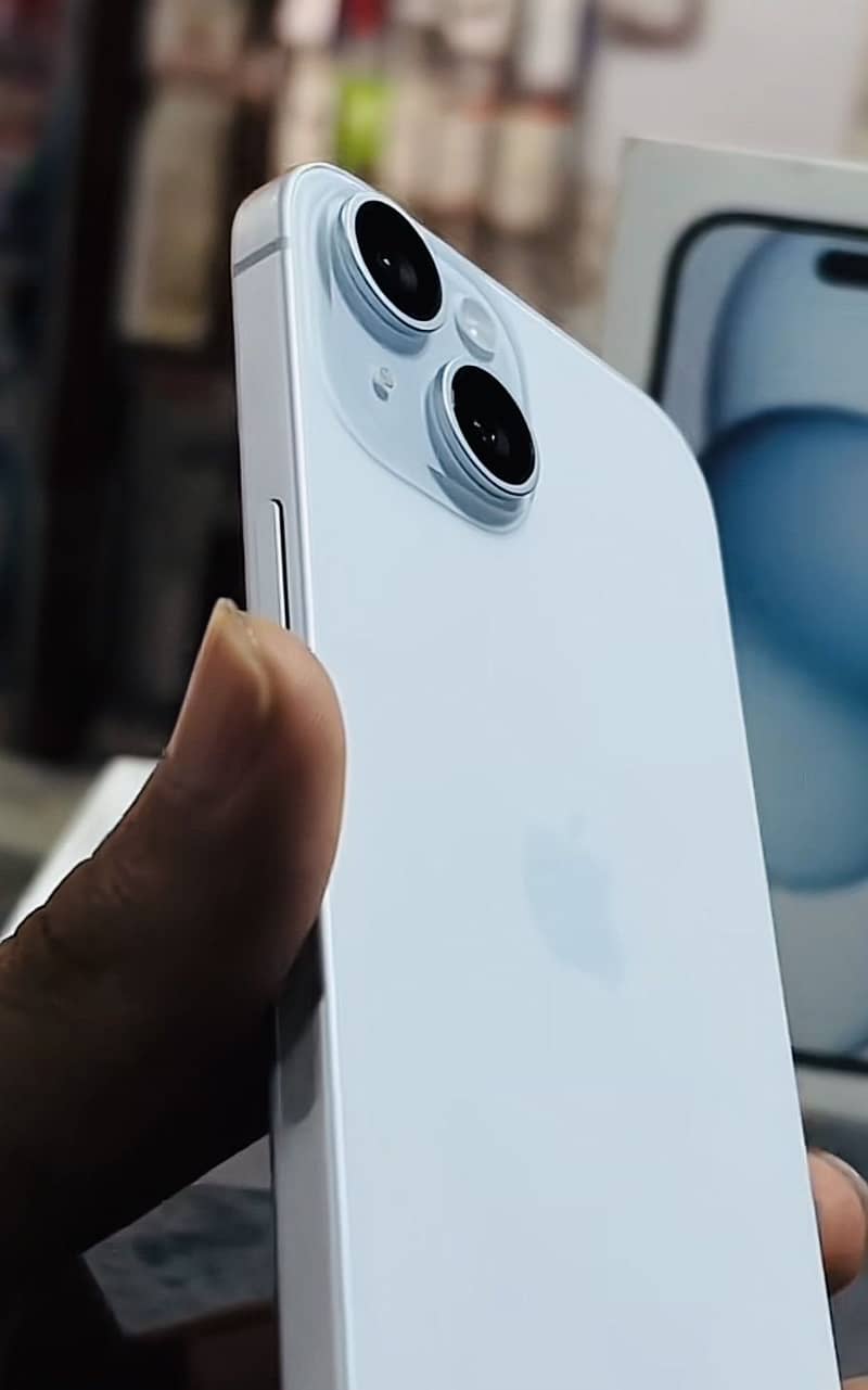 Apple iPhone 15 2