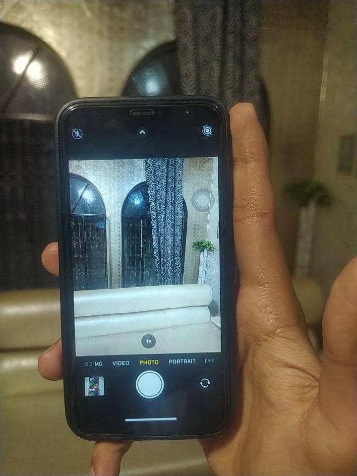 Apple iPhone XS 3
