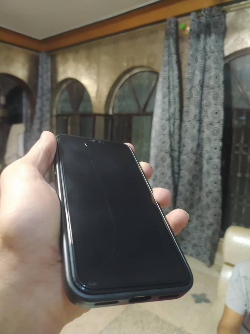 Apple iPhone XS 11
