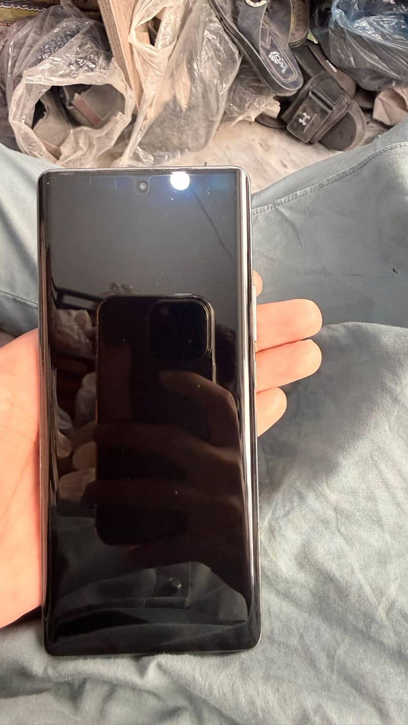 Infinix Note 40 Pro 4