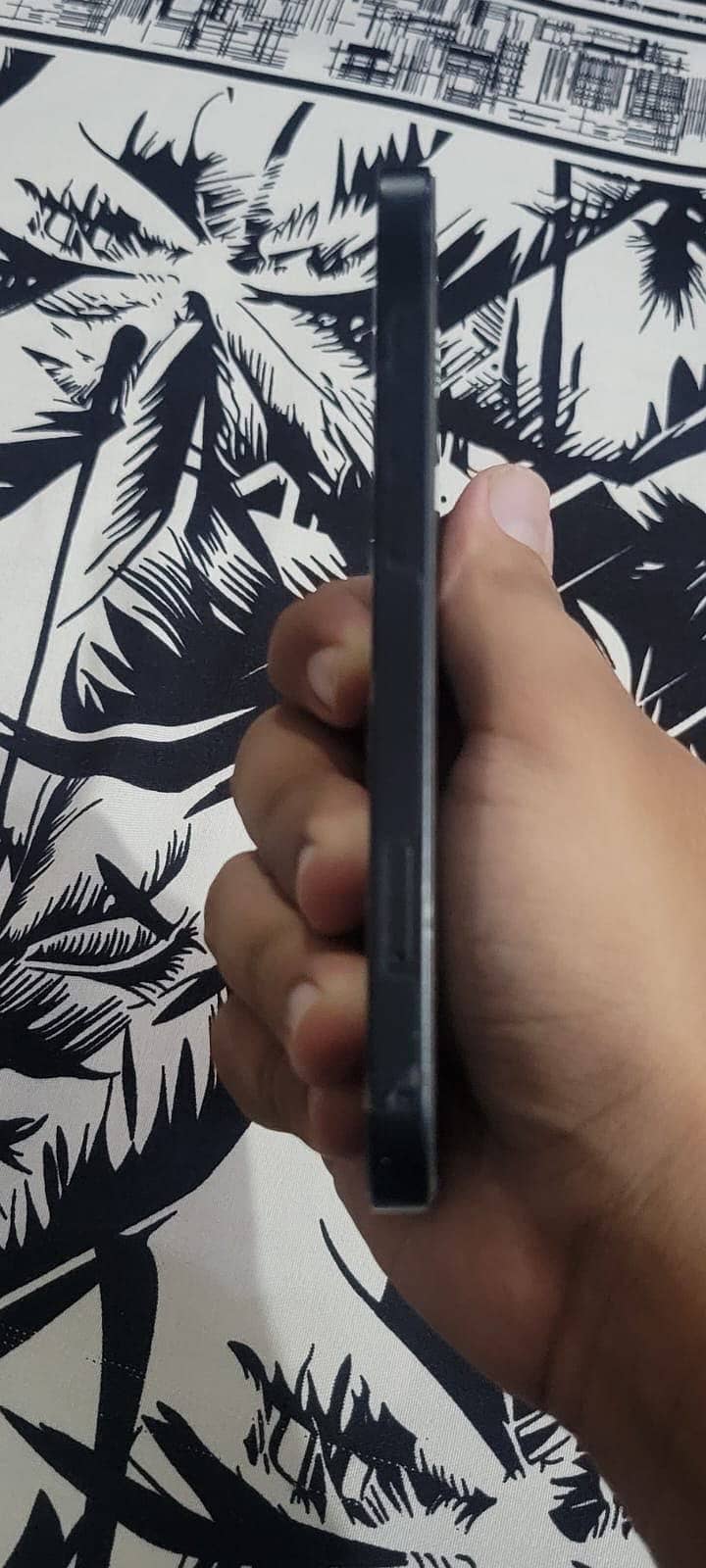Apple iPhone 13 1