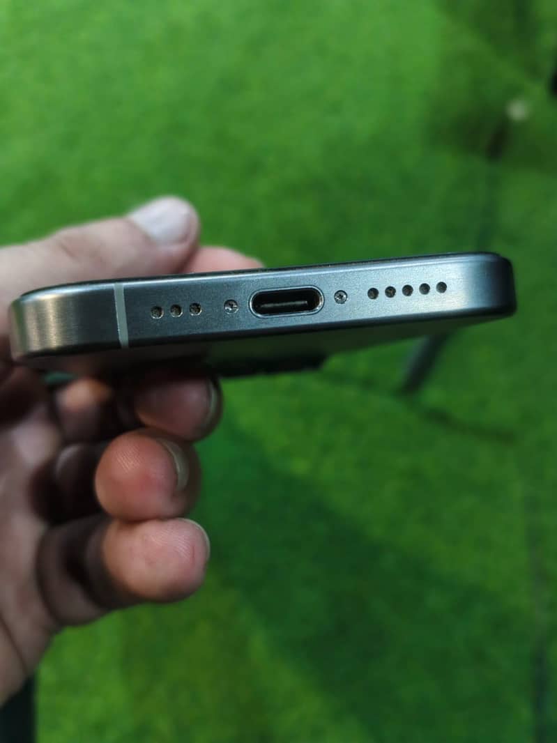 Apple iPhone 15 Pro 5