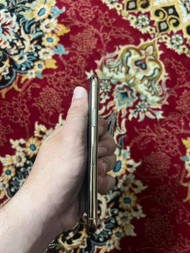Apple iPhone 11 Pro 7