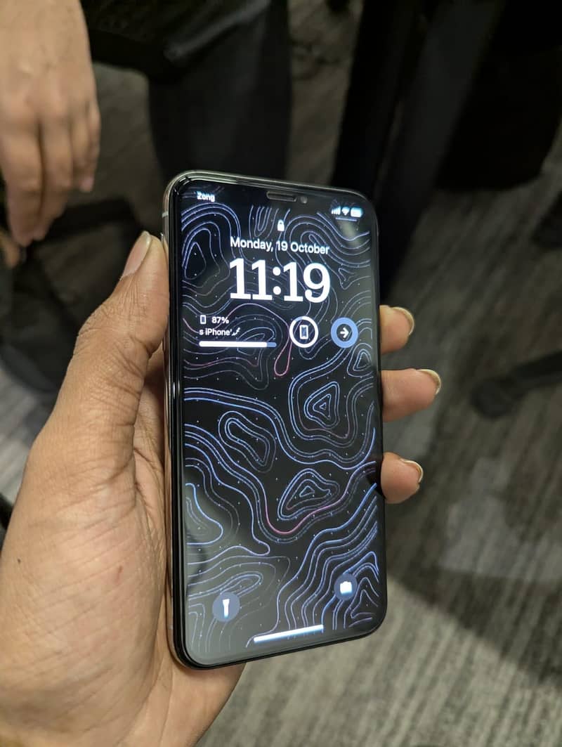 Apple iPhone X 3
