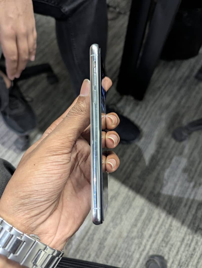 Apple iPhone X 6