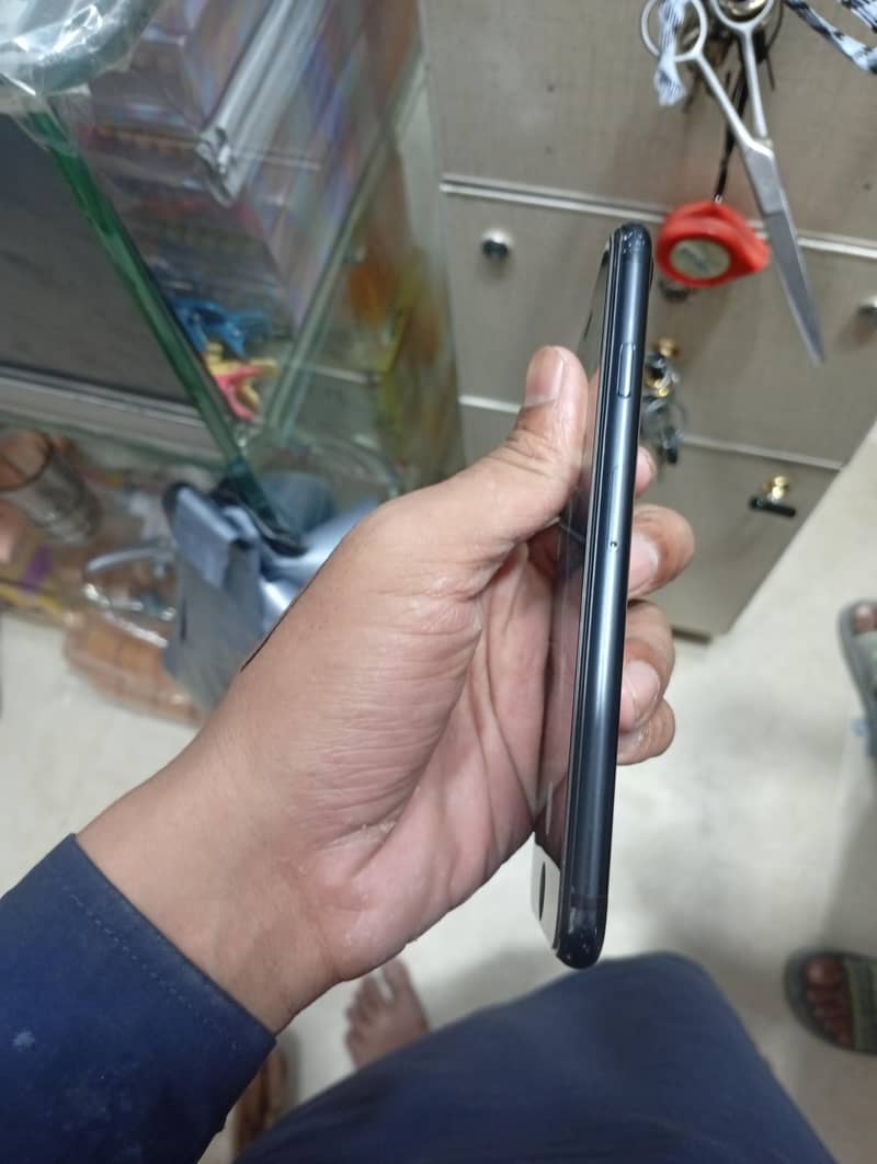 Apple iPhone 7 Plus 3
