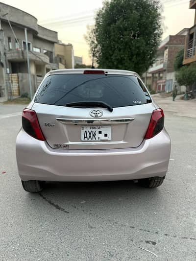 Toyota Vitz 2015