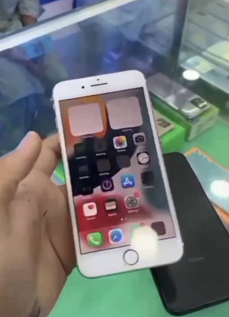 Apple iPhone 7 Plus 2
