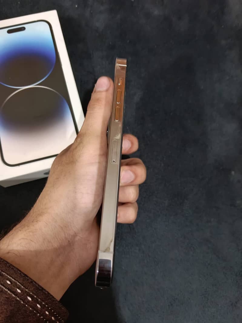 Apple iPhone 14 Pro Max 1