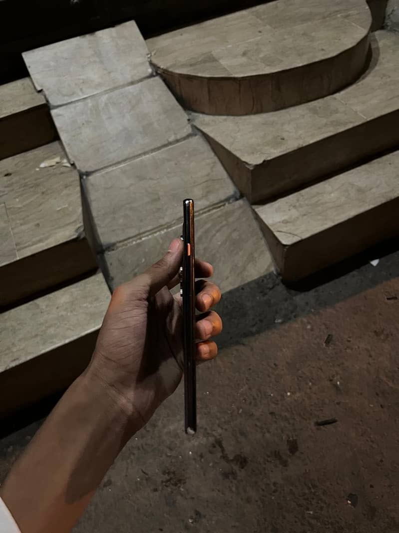 Tecno CAMON 40 Pro 4