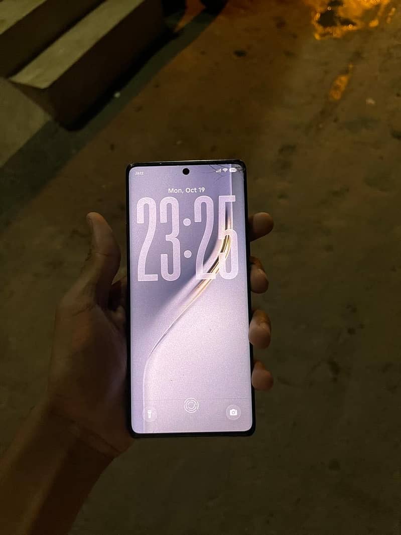 Tecno CAMON 40 Pro 6