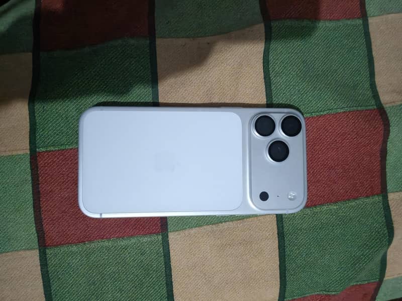 Apple iPhone 17 Pro Max 0