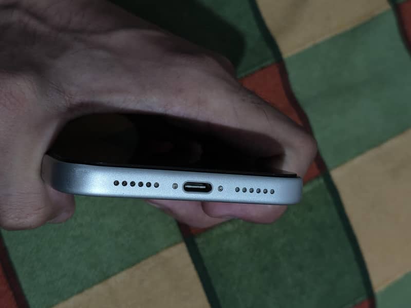 Apple iPhone 17 Pro Max 4