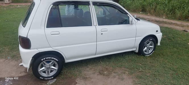 Daihatsu Cuore 2002