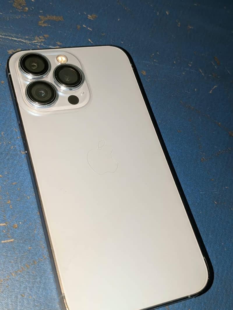 Apple iPhone 13 Pro 0
