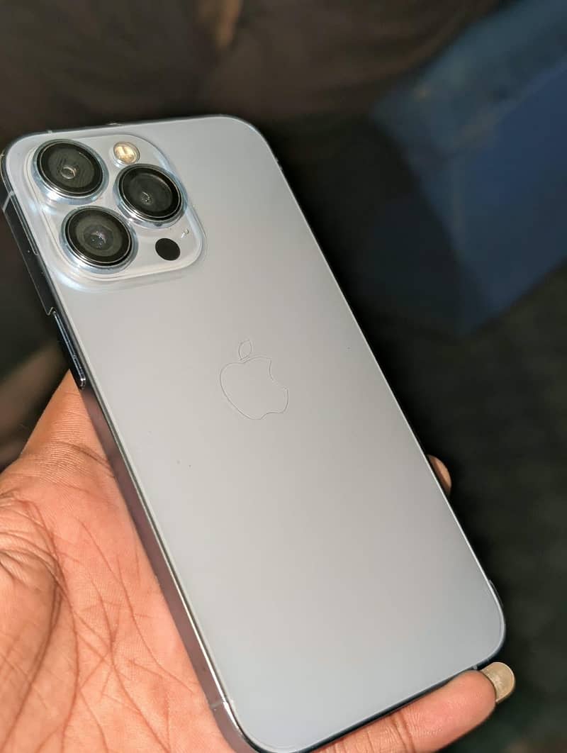 Apple iPhone 13 Pro 1
