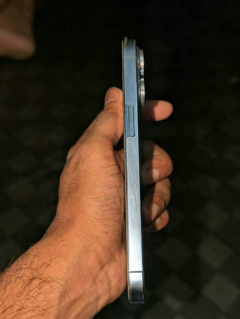 Apple iPhone 13 Pro 2