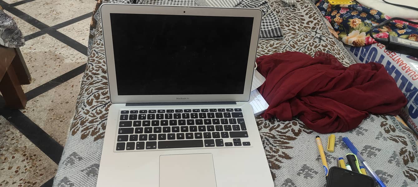 MACBOOK AIR 2