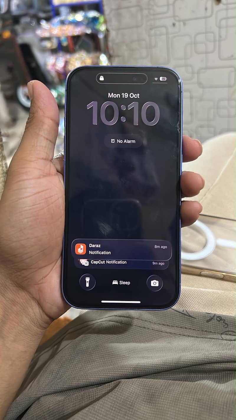 Apple iPhone 16 5