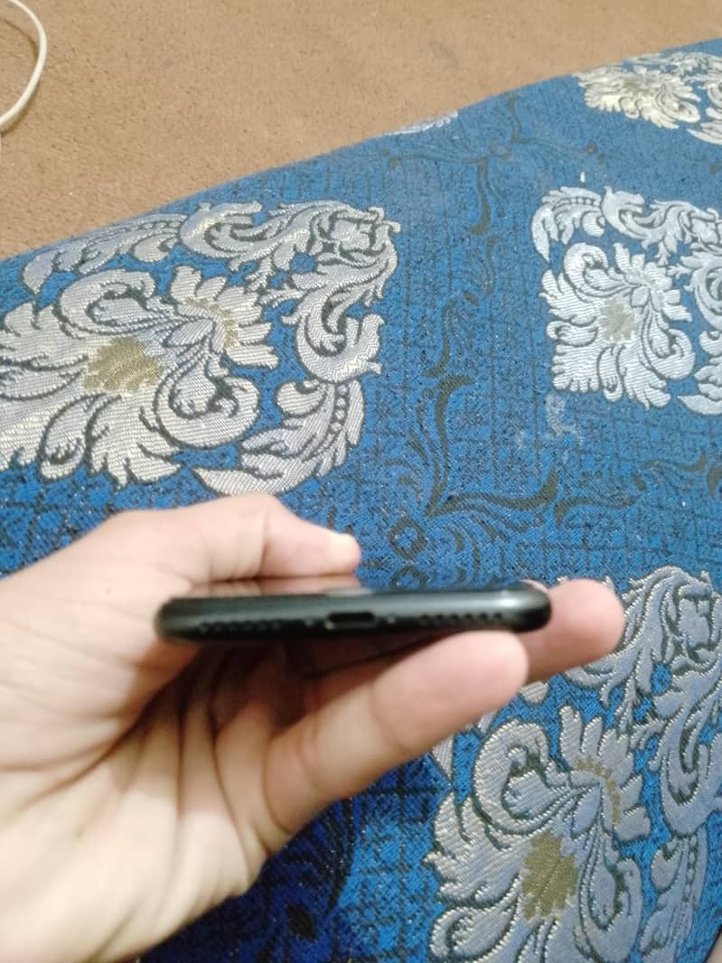 Apple iPhone SE 3