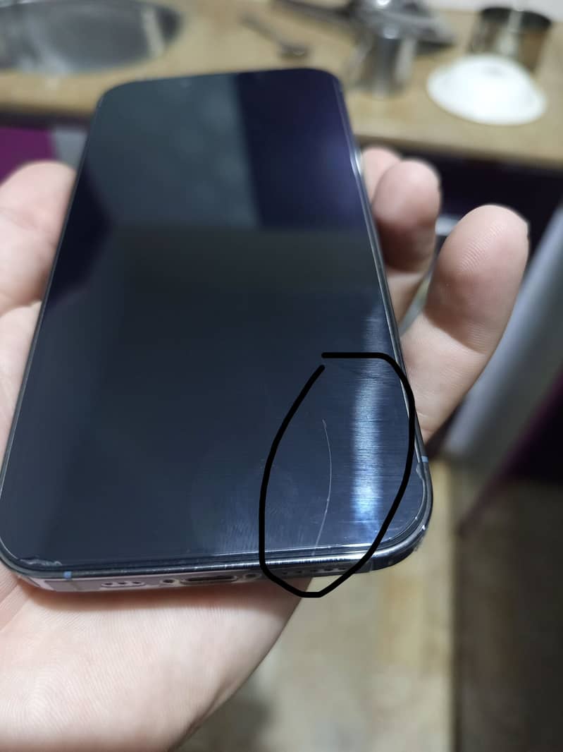 Apple iPhone 13 Pro 4