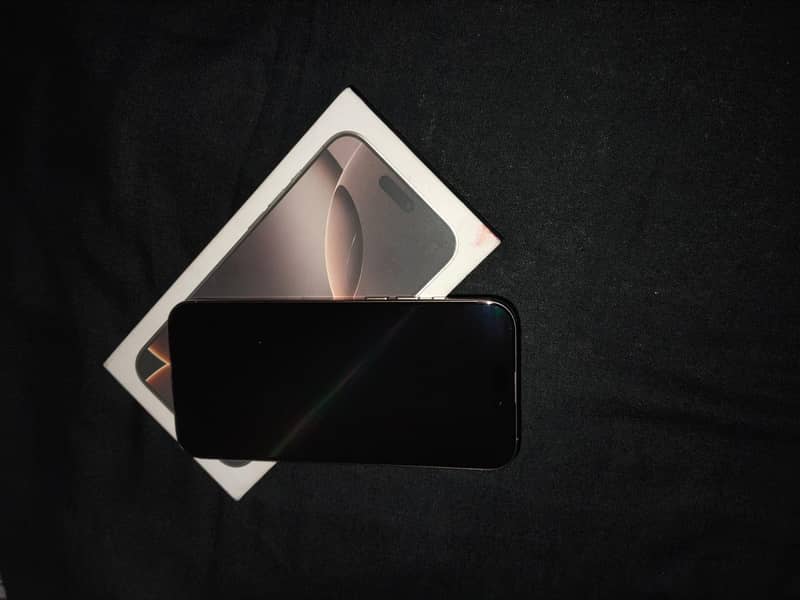 Apple iPhone 16 Pro Max 4