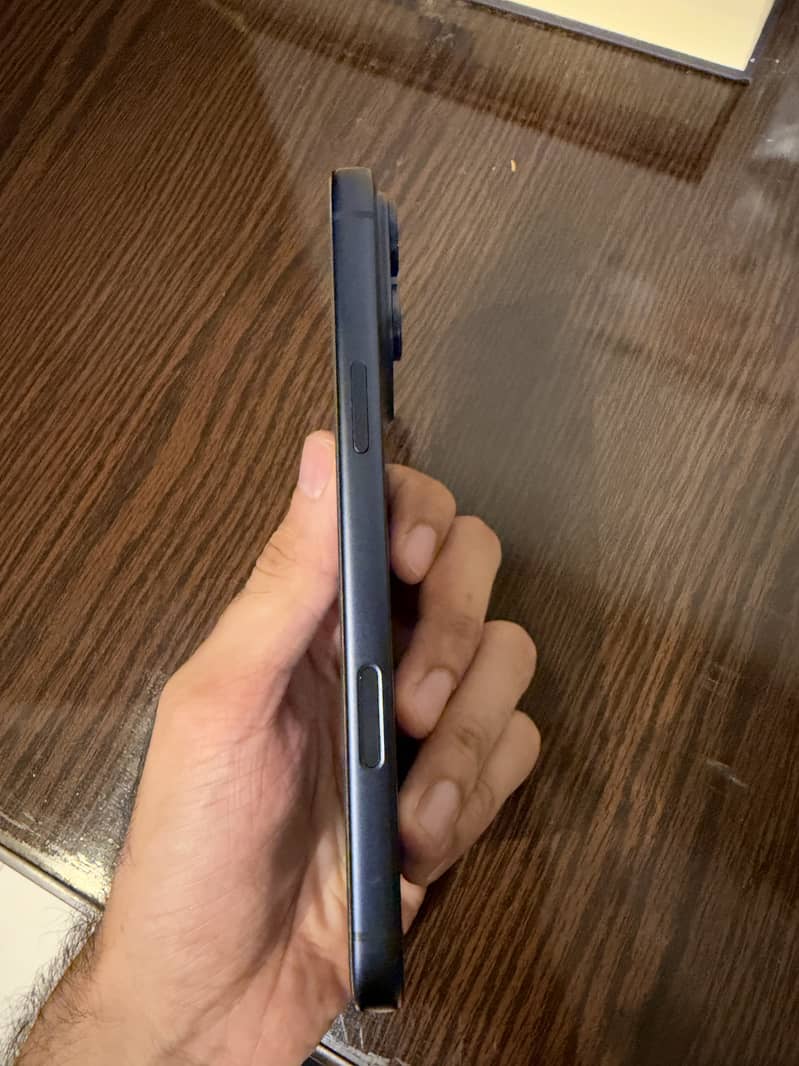 Apple iPhone 17 Pro Max 3